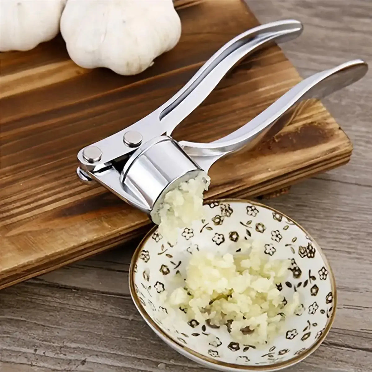 Stainless Steel 5-in-1 Garlic Press Multi-Tool - Versatile Kitchen Utensil with Mincer, Crusher, Bottle Opener, Pit Remover, Ideal for Home Use and Gift Giving